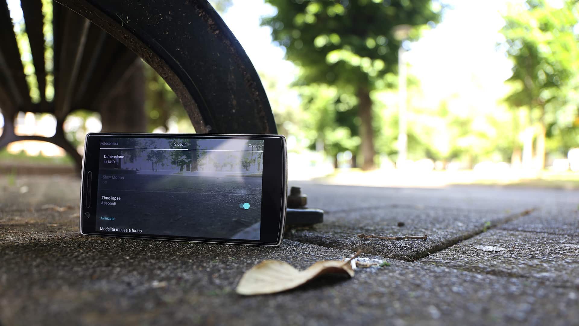Smartphone posizione precaria time lapse