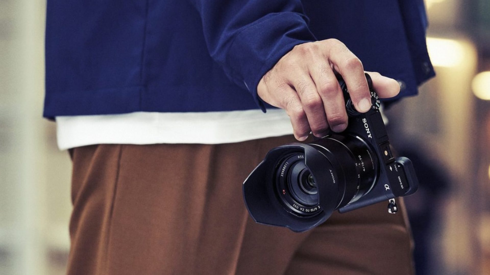 Sony annuncia la nuova Alpha 6400, chiaramente una vlogging camera